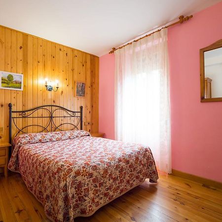 Hostal Pirineos Sarvisé Kültér fotó