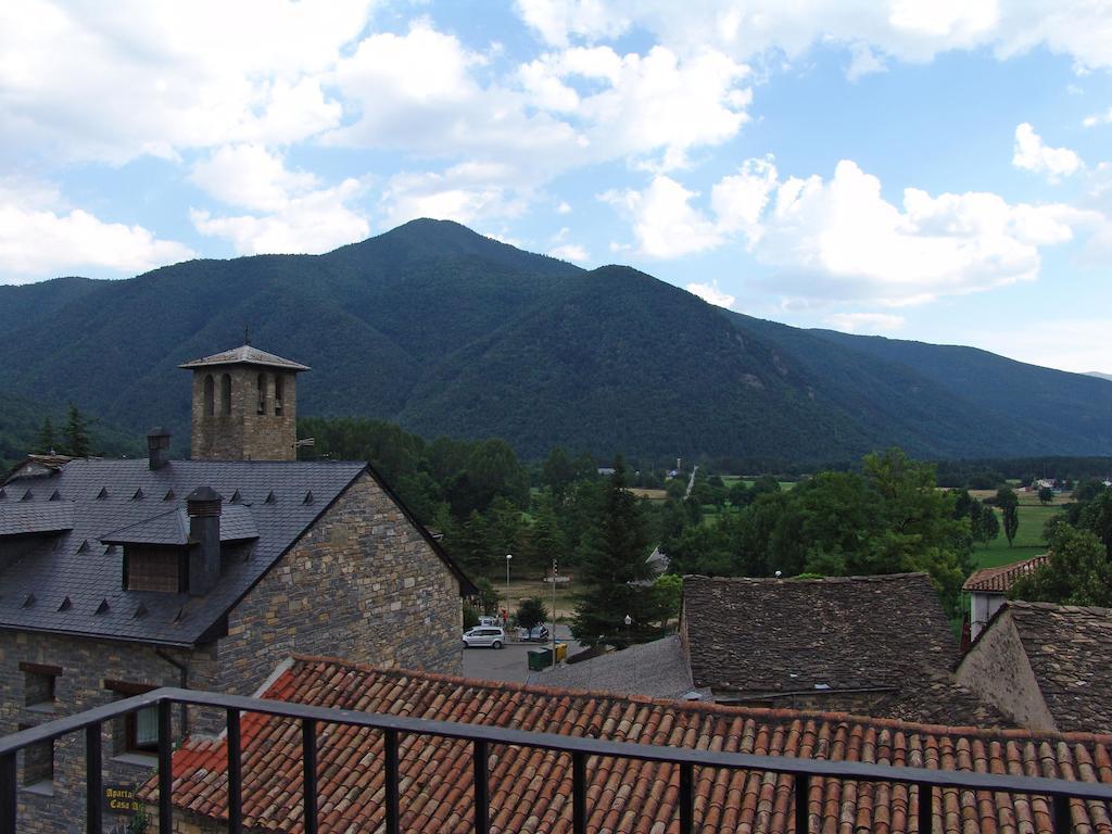 Hostal Pirineos Sarvisé Szoba fotó