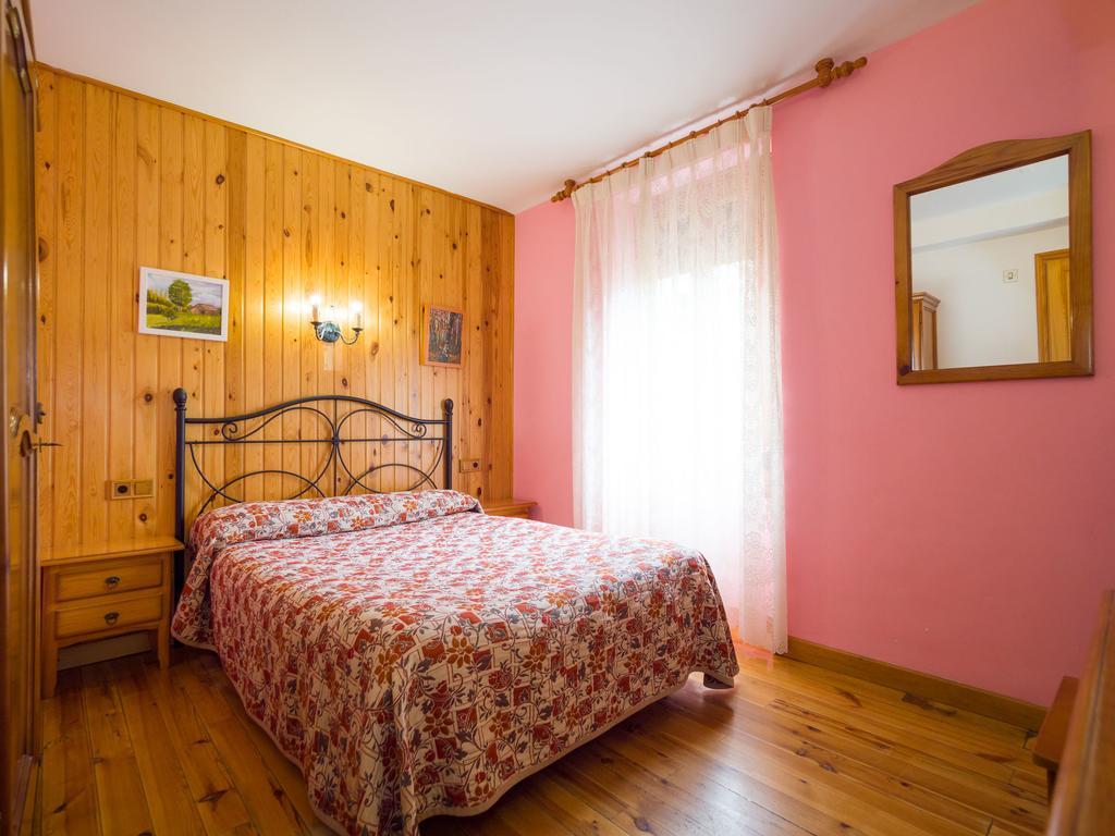 Hostal Pirineos Sarvisé Kültér fotó