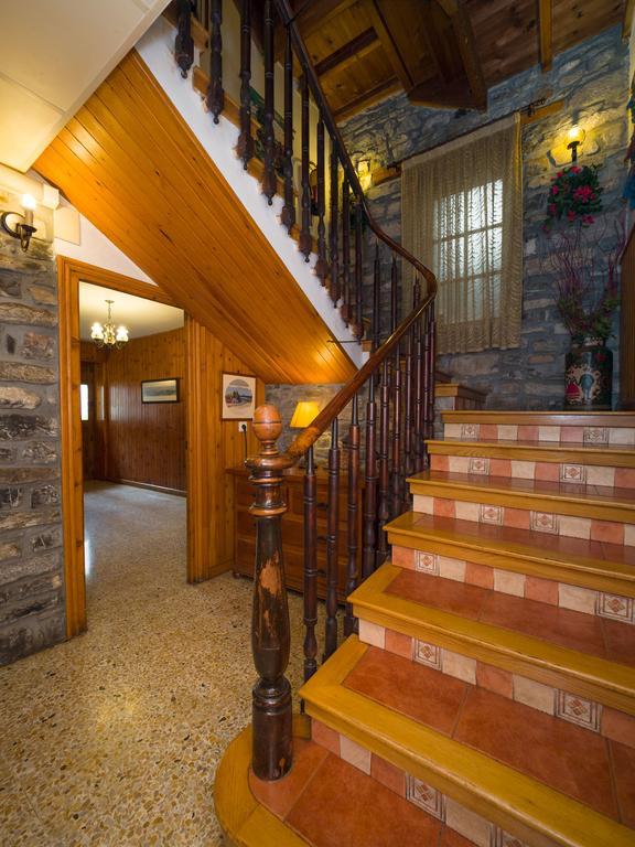 Hostal Pirineos Sarvisé Kültér fotó