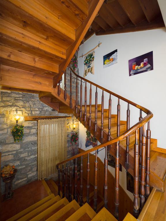 Hostal Pirineos Sarvisé Kültér fotó